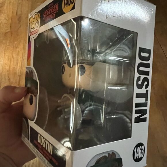 1 LEFT! Funko Pop Stranger Things DUSTIN ready to battler vecna Vinyl Figure - Picture 4 of 7